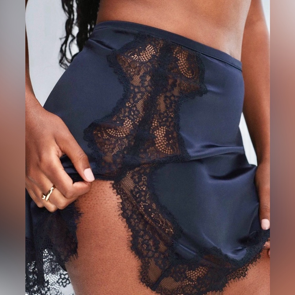 NWT SEALED! SMALL Savage X Fenty Night Shade Slip Lace Mini Skirt BLACK CAVIAR